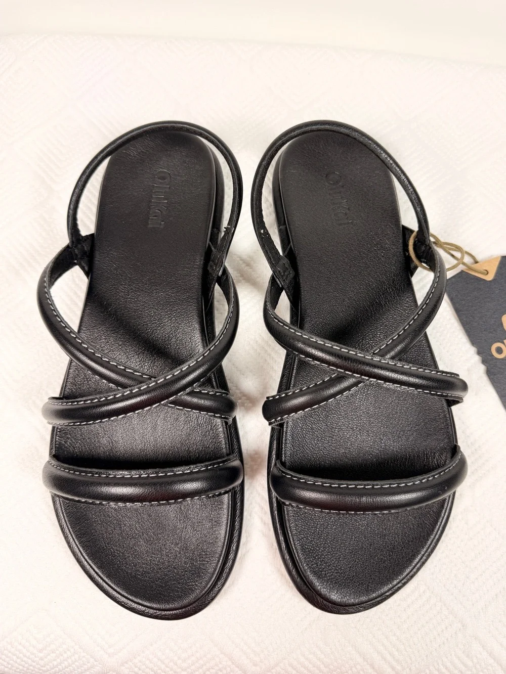 NWT OluKai Tiare Strappy Leather Sandals Black Women’s 8 Slingback Flat
